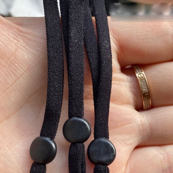 10 zwarte elastische koordbanden met verstelbare maskerbevestigingslus.