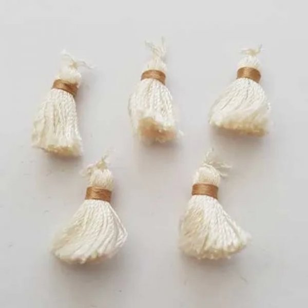 10 Pompons mini &eacute;cru 1.5 cm