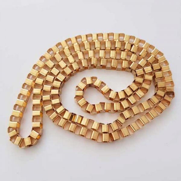 1.20 m&egrave;tre collier chaine carr&eacute; Dor&eacute; N&deg;01