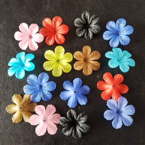 15 Assortiment van Lucite Marshmallow Bloemen