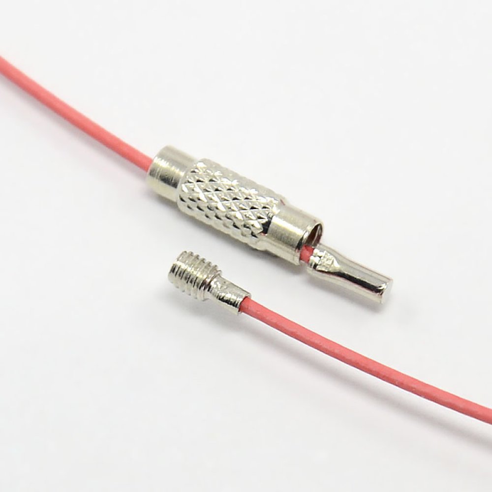 1 halsketting stevig roze gekabeld draad met schroefsluiting N°01
