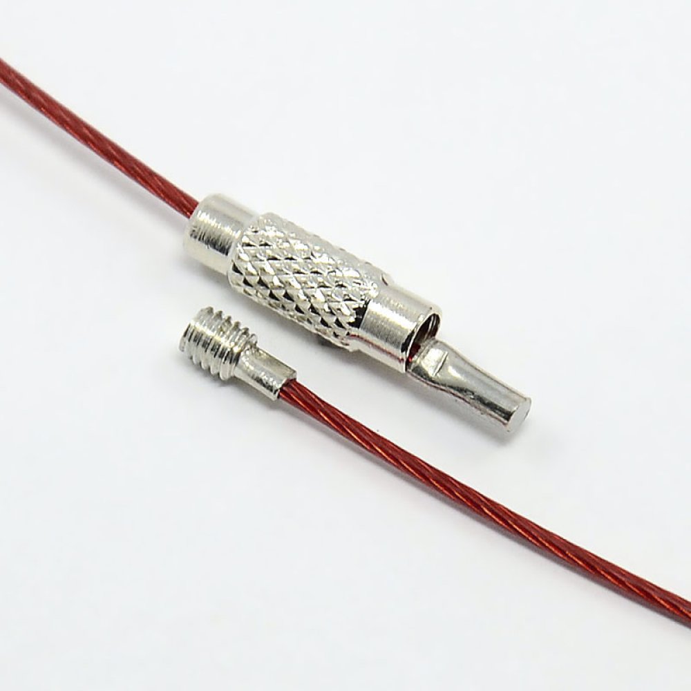 1 halsketting starre draad donkerrood schroefsluiting N°01