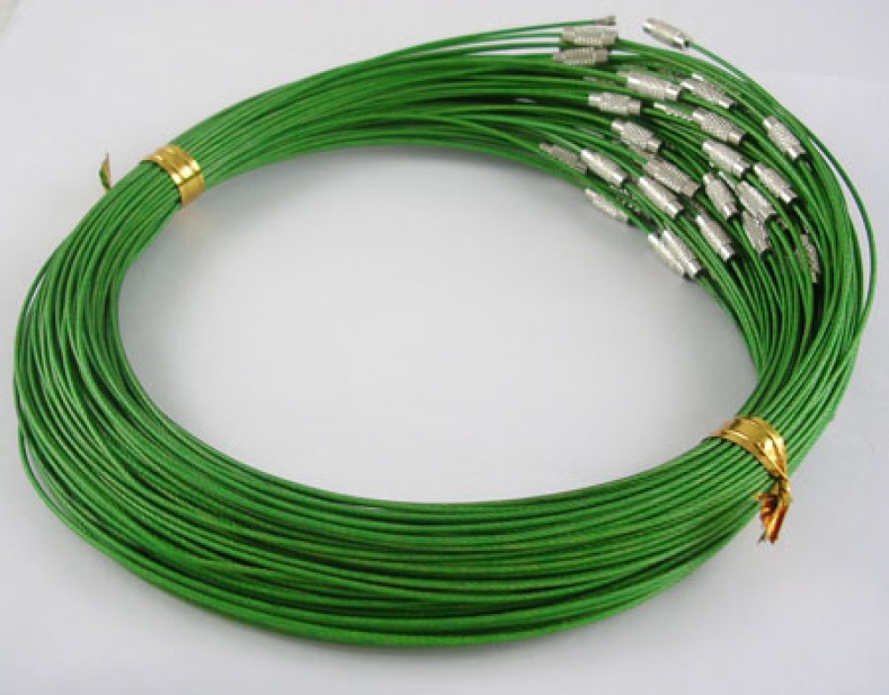 1 halsketting starre draad zee groen schroefsluiting N°01