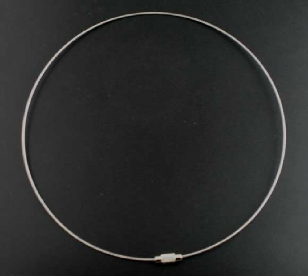 1 halsketting starre draad grijze schroefsluiting N°01