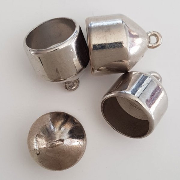 2 Eindkappen voor sjaals nr. 57