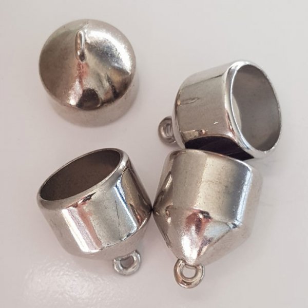 2 Eindkappen voor sjaals nr. 57