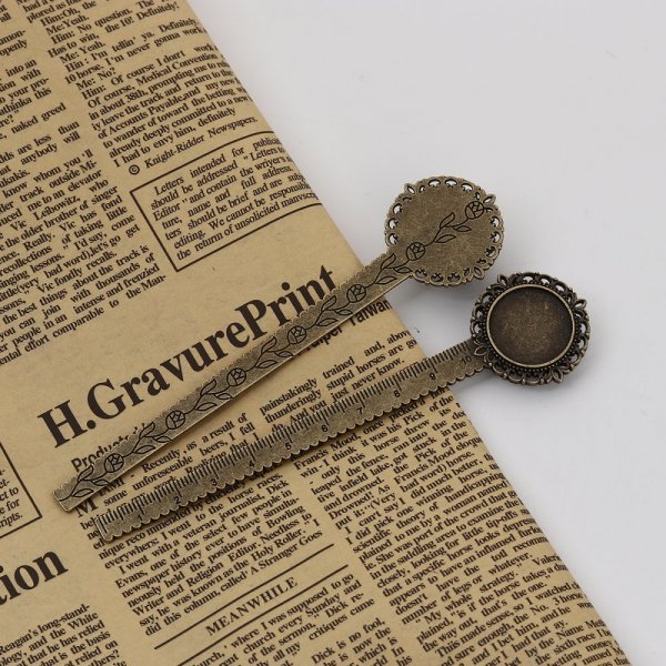 3 boekenleggers liniaal cabochon 20 mm N&deg;01 Brons