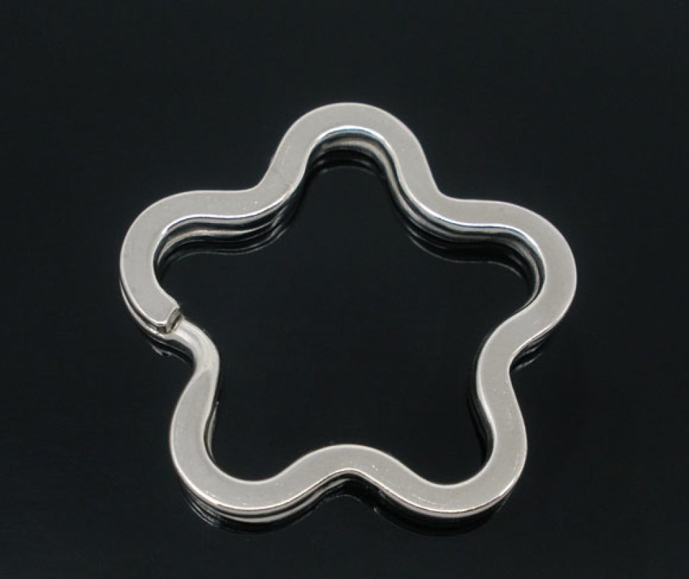 Bloemvormige sleutelhanger 34 x 35 mm