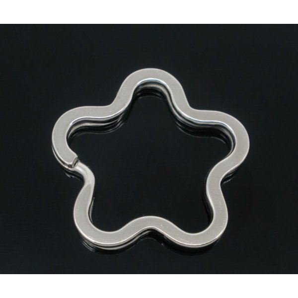 Bloemvormige sleutelhanger 34 x 35 mm