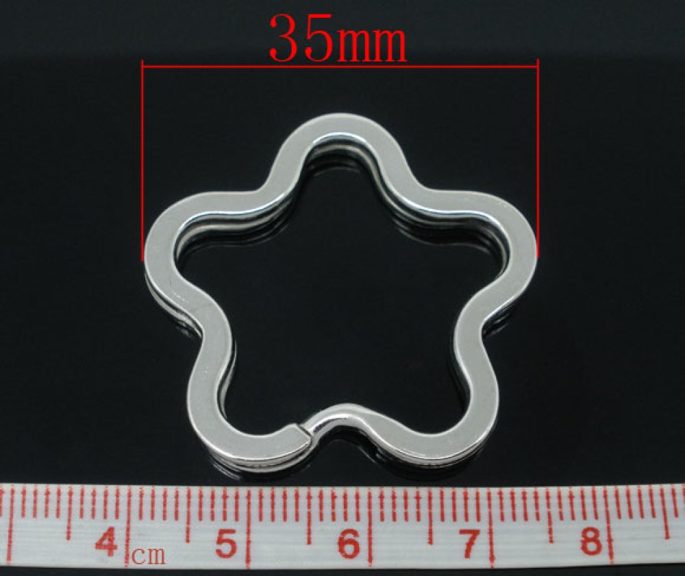 Bloemvormige sleutelhanger 34 x 35 mm