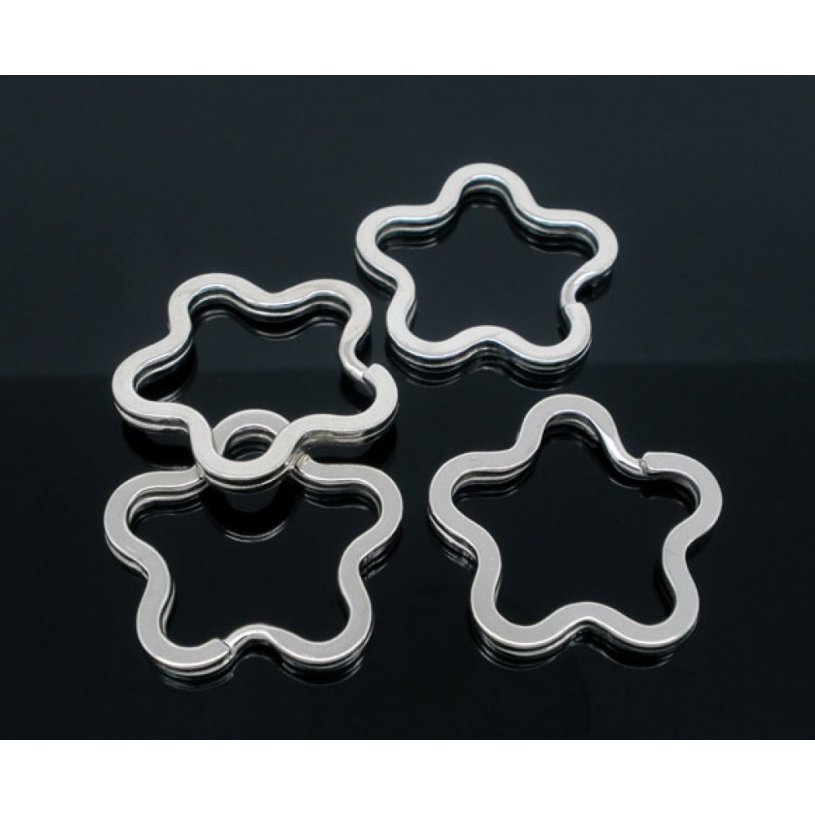 Bloemvormige sleutelhanger 34 x 35 mm