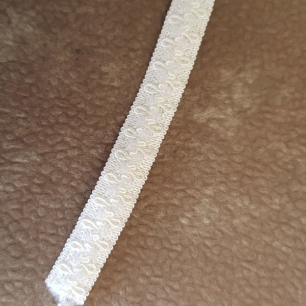 Per meter Fancy wit elastiek 10 mm.