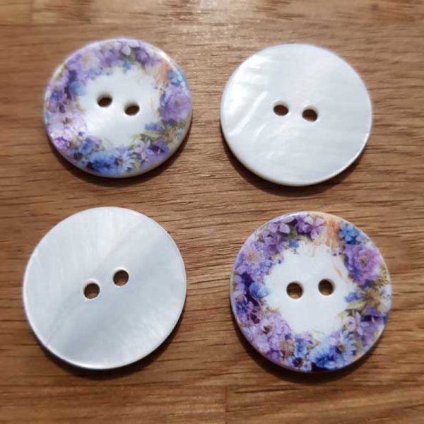 Bouton 2 trous Nacre 23 mm imprim&eacute; N&deg;12