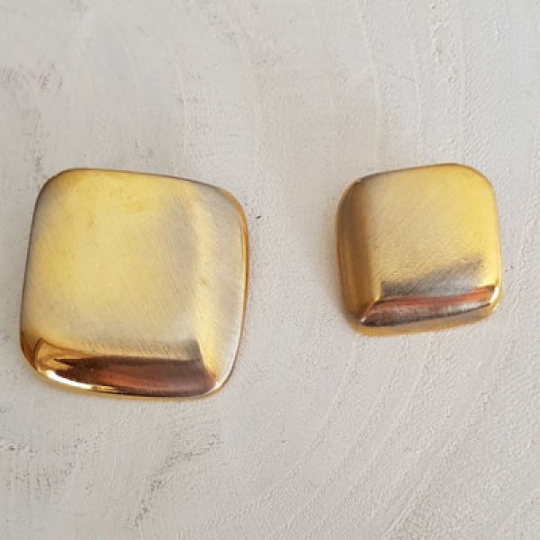 22 mm Vierkante Gouden Knop N&deg;08