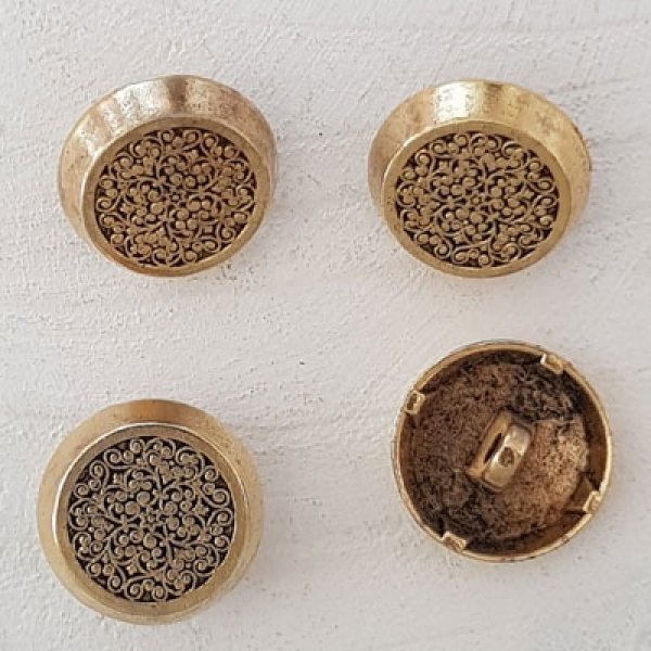 15 mm Gouden knoop N&deg;11 Rond