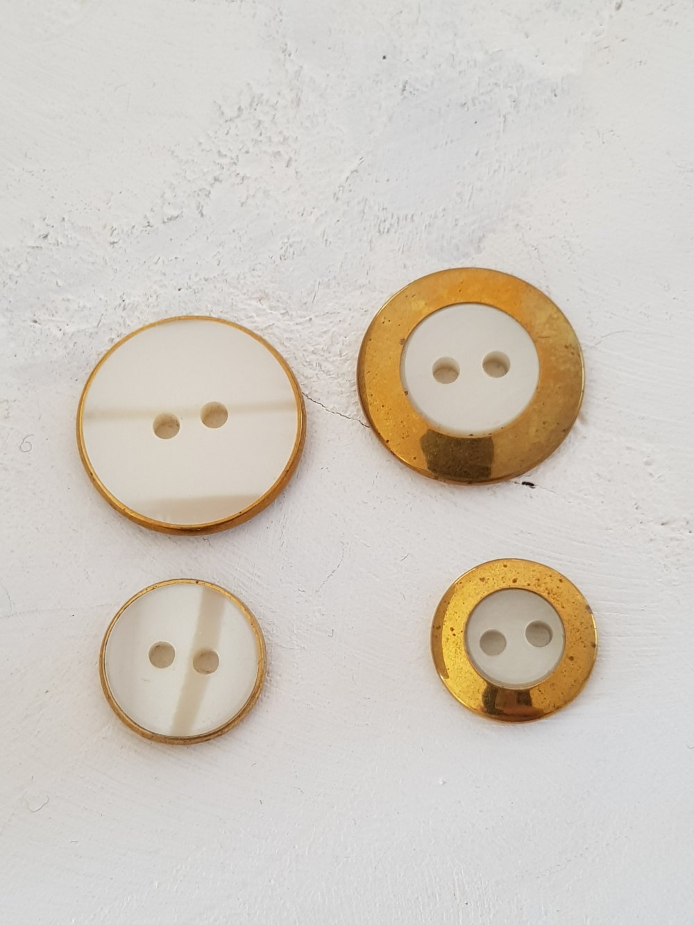 Bouton Dor&eacute; N&deg;38 de 14 mm Rond