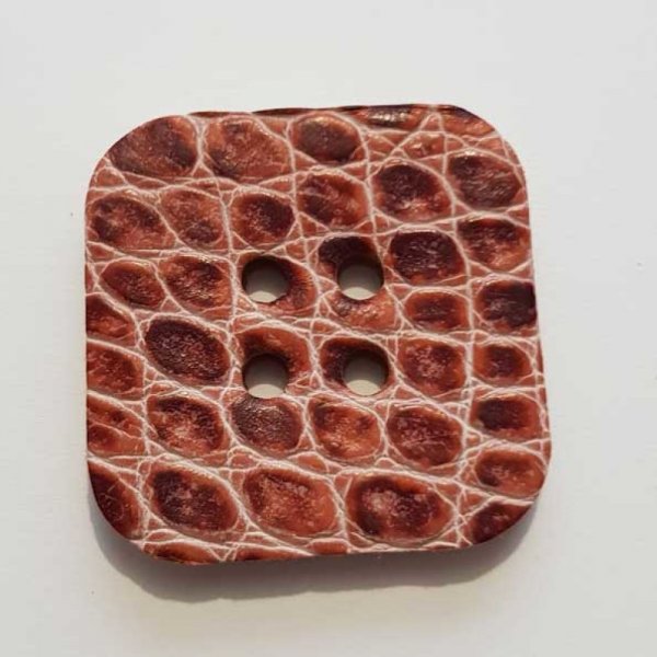 Bouton cuir vintage Carr&eacute; 44 mm N&deg;07