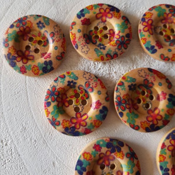 Houten knop bloemen 30 mm N&deg;10 x 10 stuks