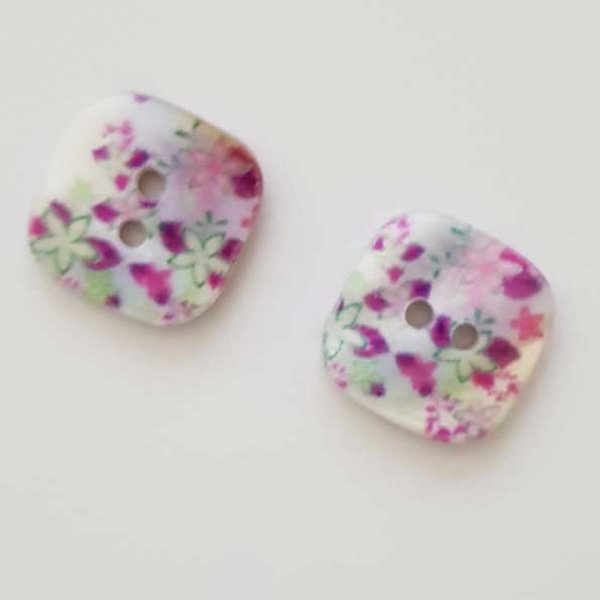 Bouton fantaisie Carr&eacute; &agrave; fleurs 14 mm N&deg;09