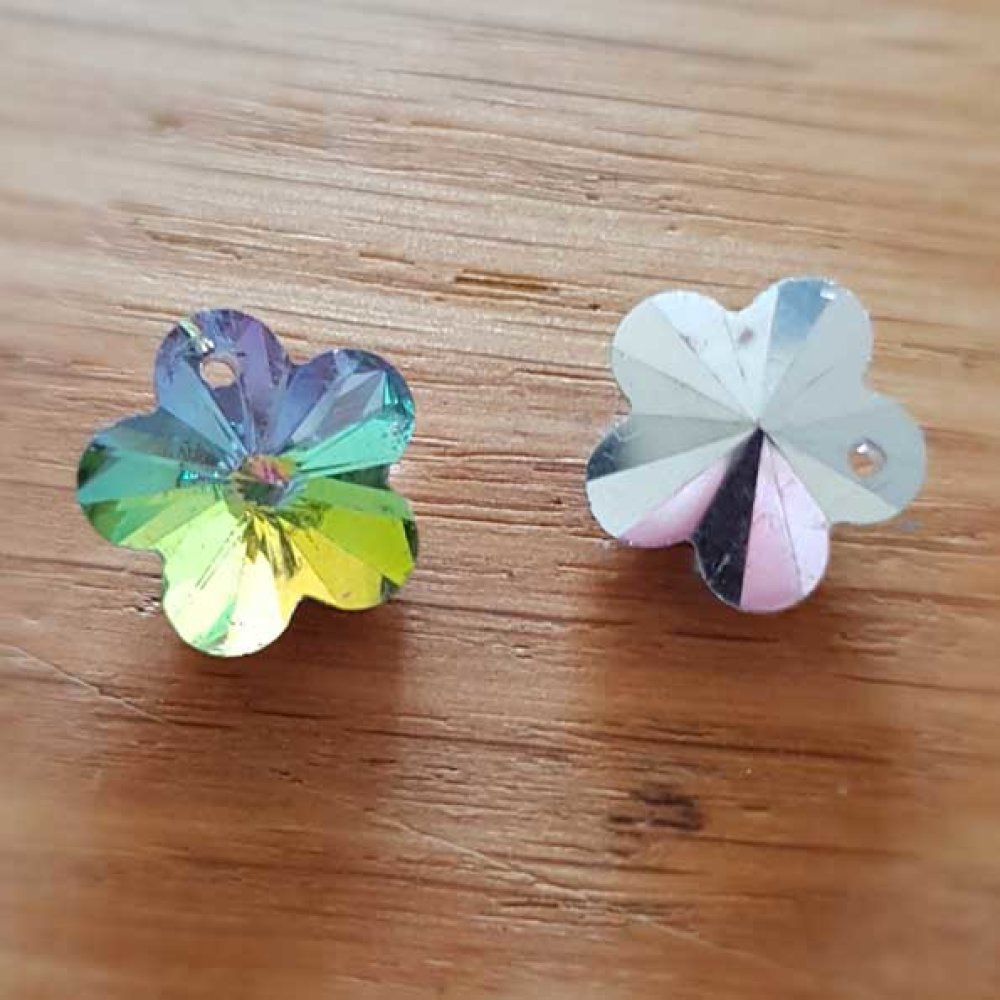 Bloemenhanger van gefacetteerd glas N°04-02