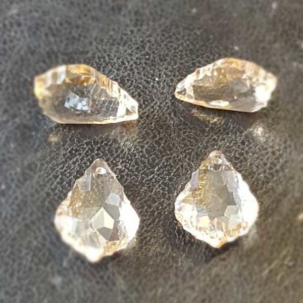 Hanger in gefacetteerde glazen druppel N&deg;01-01