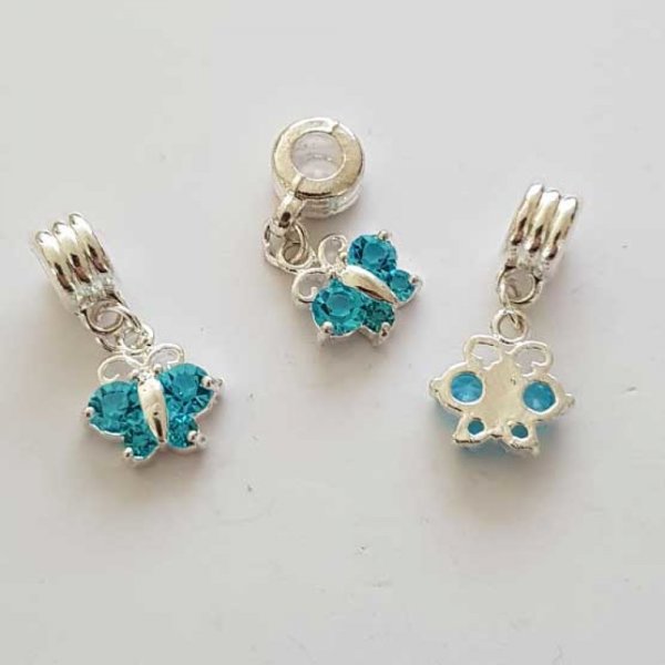 Breloque papillon N&deg;100 Bleu Clair