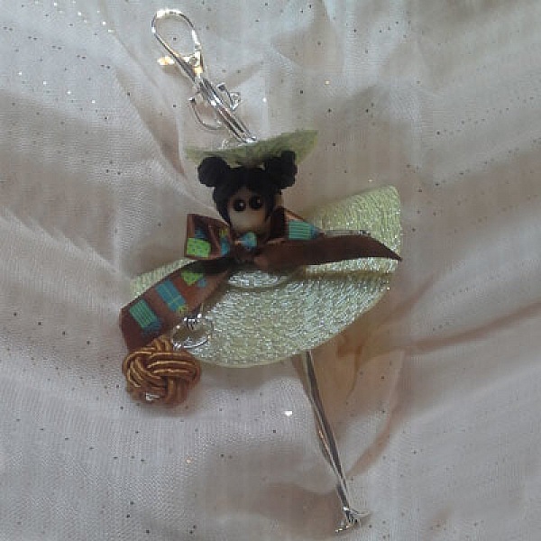 Poppenlichaam in metaal, bronskleur 12,5 cm