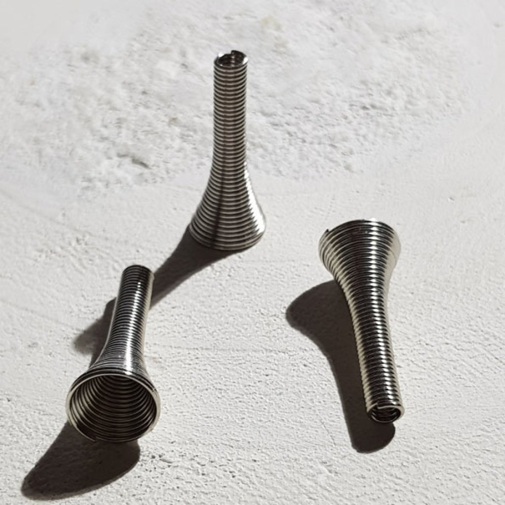 Spiraalvormige kegelbeker N°02 X 2 Stuks Verouderd Zilver.