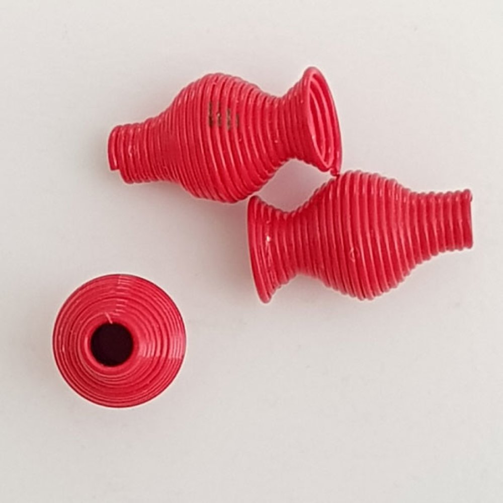 Spiraalvormige kegelbeker N°10 Rood.