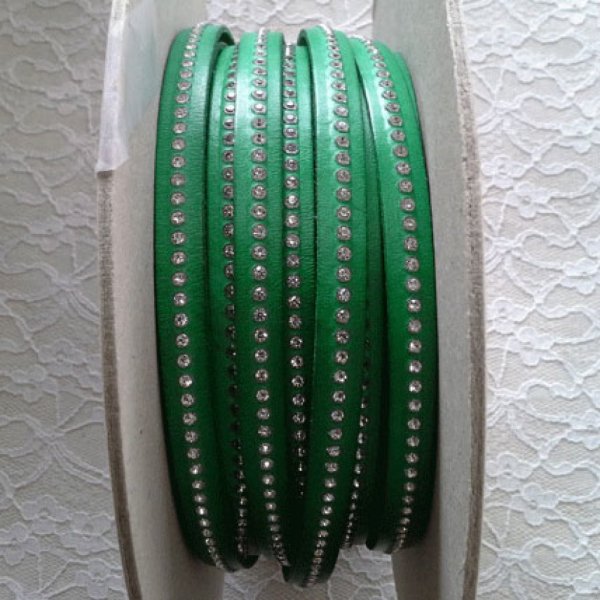 Leer B-Groen 10 mm Swarovski Strass per 20 cm