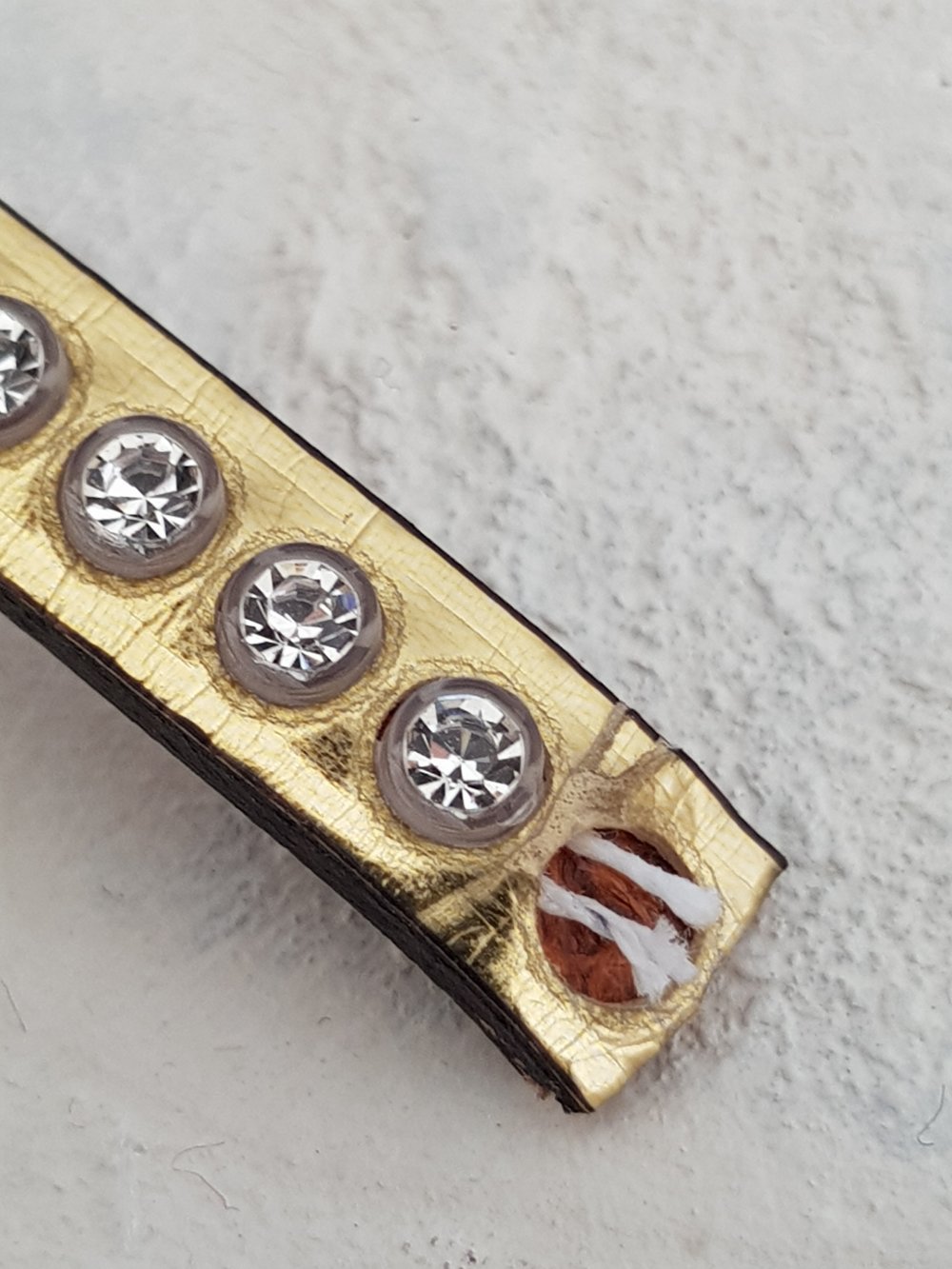 Goud spiegel leer 06 mm Swarovski Strass per 20 cm