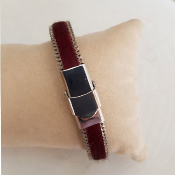 Plat kalfsleer Bordeaux 10 mm bij 20 cm huid en ketting