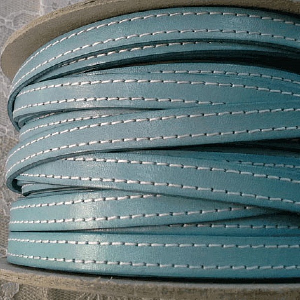 Plat kalfsleer 10 mm bij 20 cm Gestikt 2 draden wit