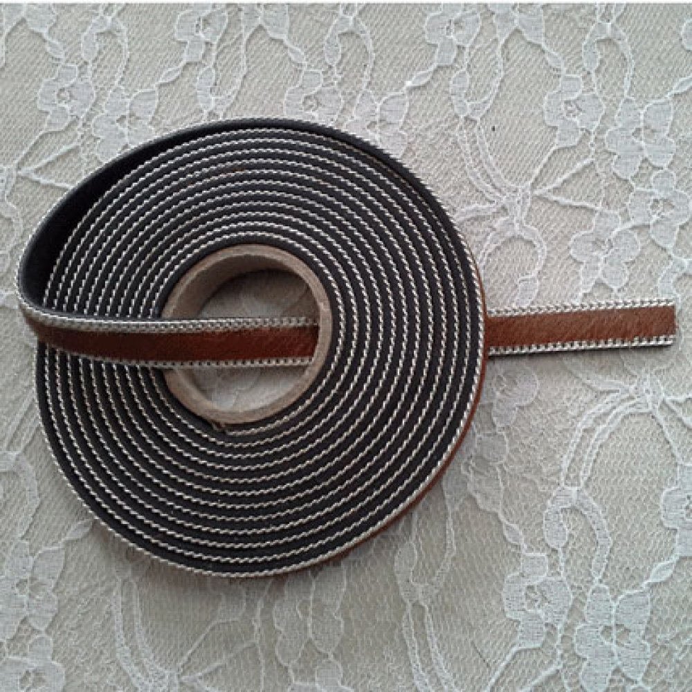 Bruin plat kalfsleer 10 mm bij 20 cm huid en ketting