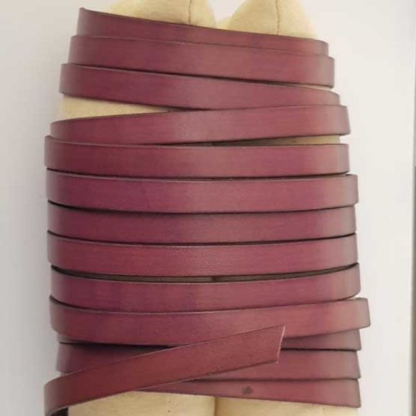 Plat leer Plum 10 mm bij 20 cm Glad