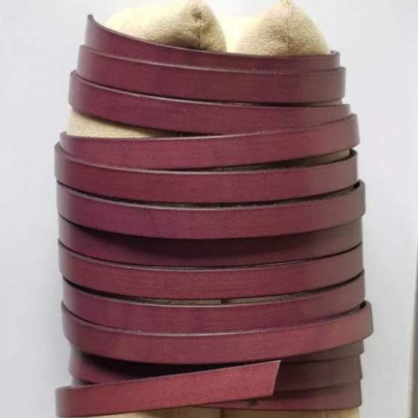 Plat leer Plum 10 mm bij 20 cm Glad