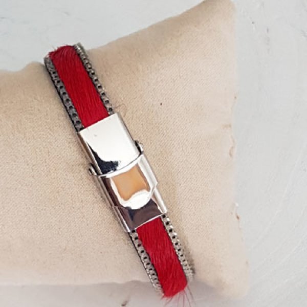 Rood kalfsleer 10 mm bij 20 cm huid en ketting