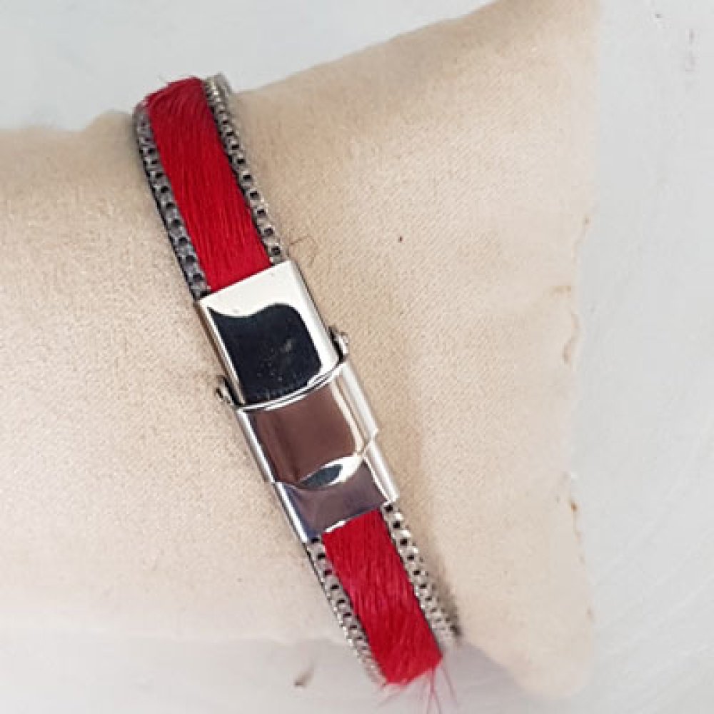 Rood kalfsleer 10 mm bij 20 cm huid en ketting