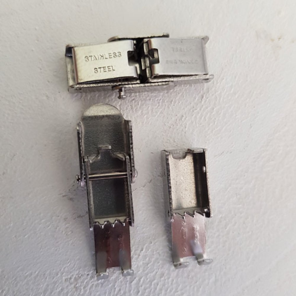 Anijsgroen plat kalfsleer 10 mm bij 20 cm huid en ketting