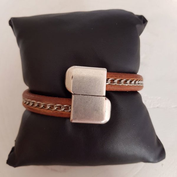 Natuurlijk Regaliz Leer 10 mm met Zilveren Ketting per 20 cm