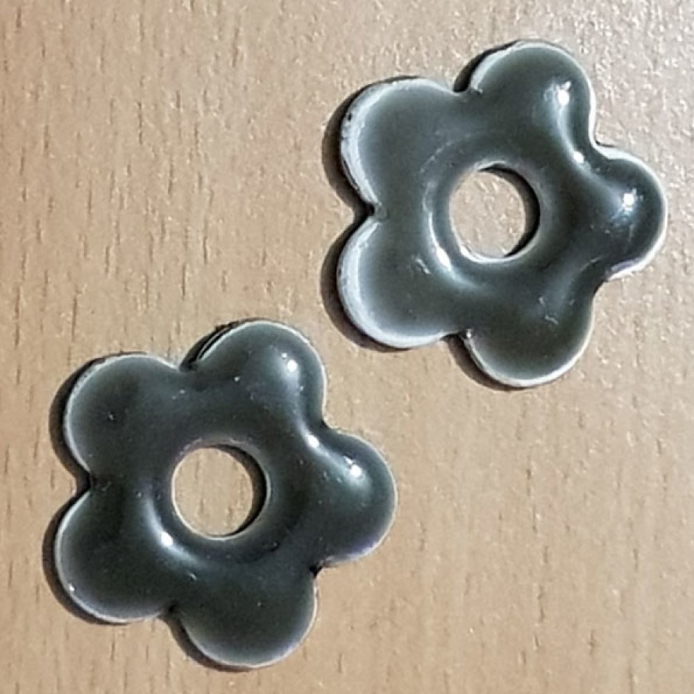 Geëmailleerde metalen bloem 28 mm Khaki