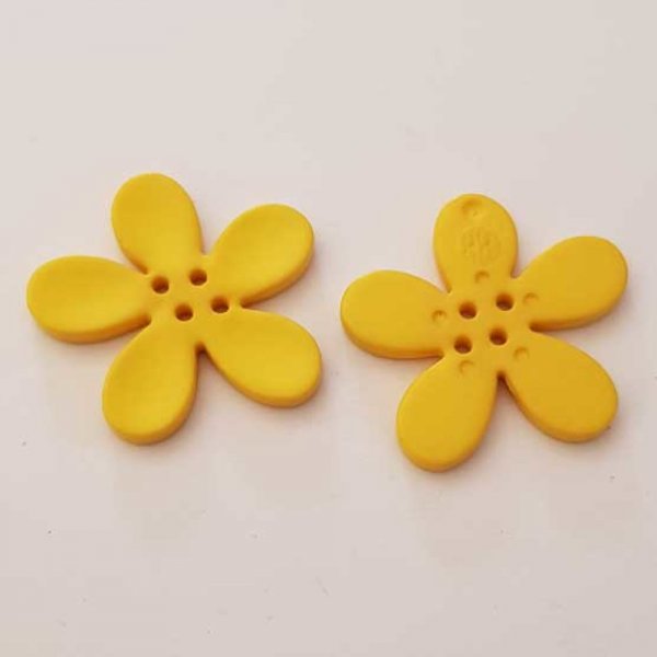 Fleur Orchid&eacute;e r&eacute;sine 4 trous 40 x 3 mm Jaune