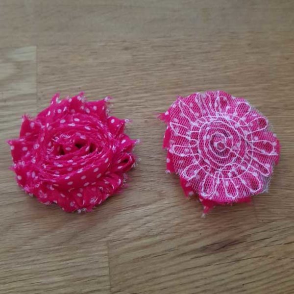 Gerafelde stoffen bloem nr. 46