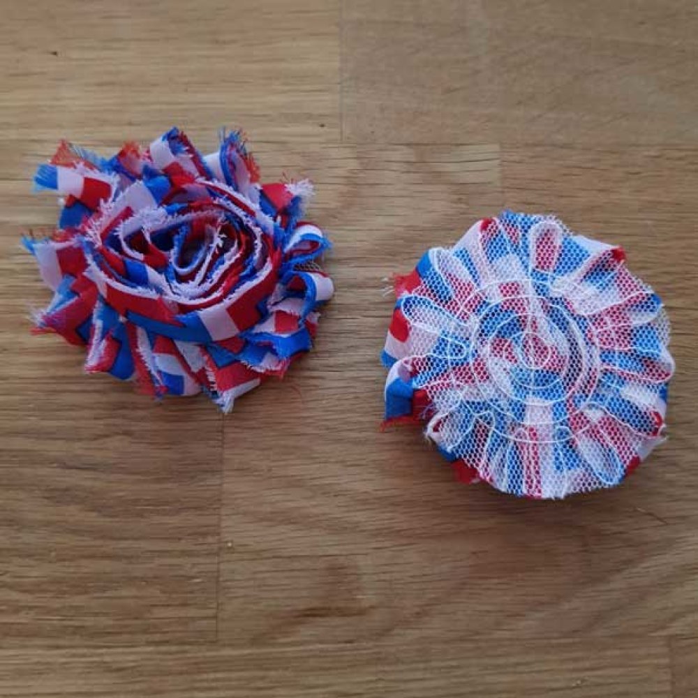 Gerafelde stoffen bloem nr. 48
