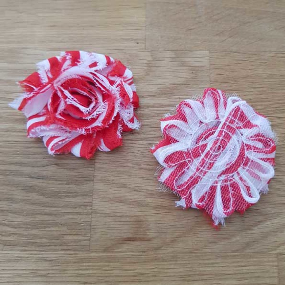 Gerafelde stoffen bloem nr. 62
