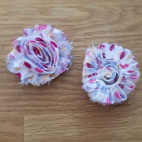 Gerafelde stoffen bloem nr. 03