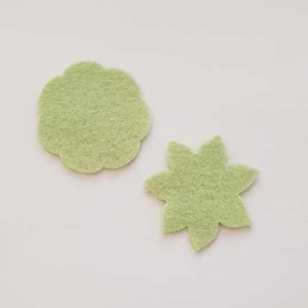 Jolie petite fleur en Feutrine 36 mm N&deg;11-04 x 2 pi&egrave;ces