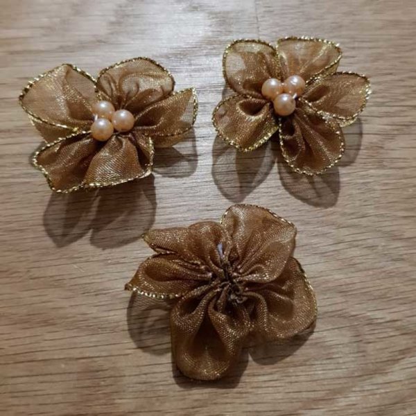 Set van 3 gekleurde bloemen Organza Stoffen Bruin