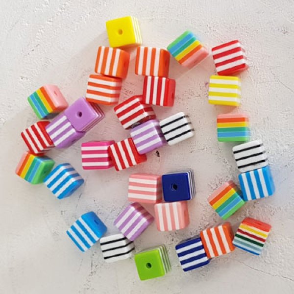 Set van 33 geassorteerde kralen 8 x 8 mm