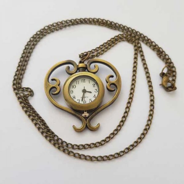 Antiek bronzen hartenhorloge met ketting